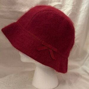NWT Gap Red Cloche / Bucket Hat